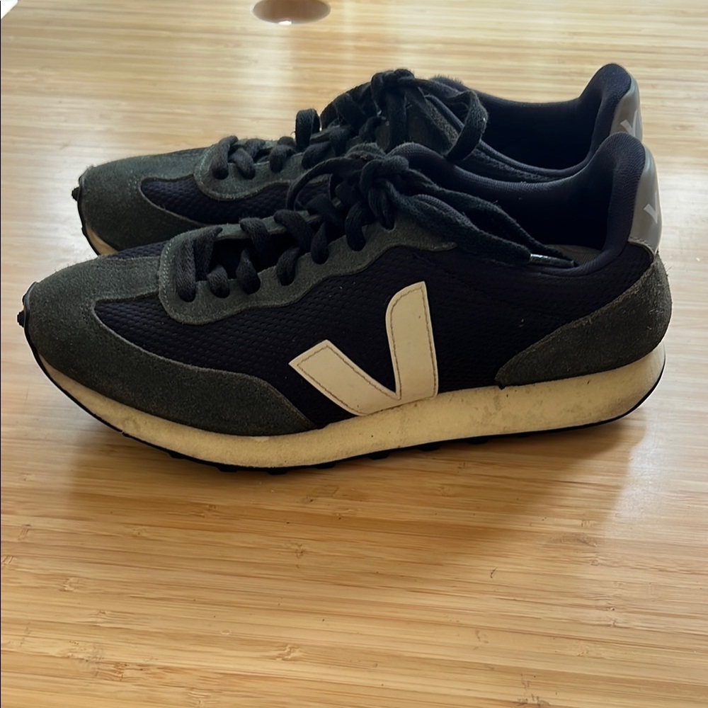Veja Women Navy Blue and White Sneakers 9